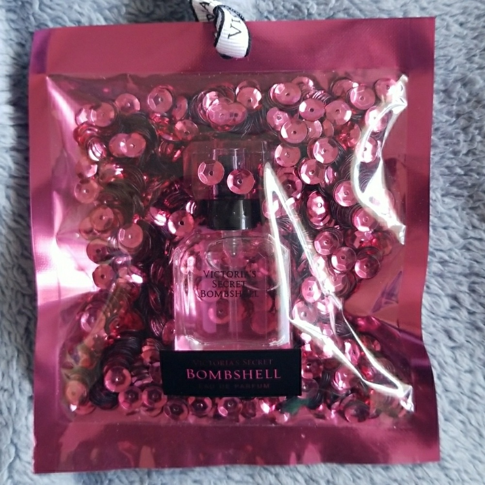 Bombshell mini smell